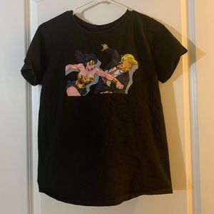 Wonder Woman punches Trump shirt